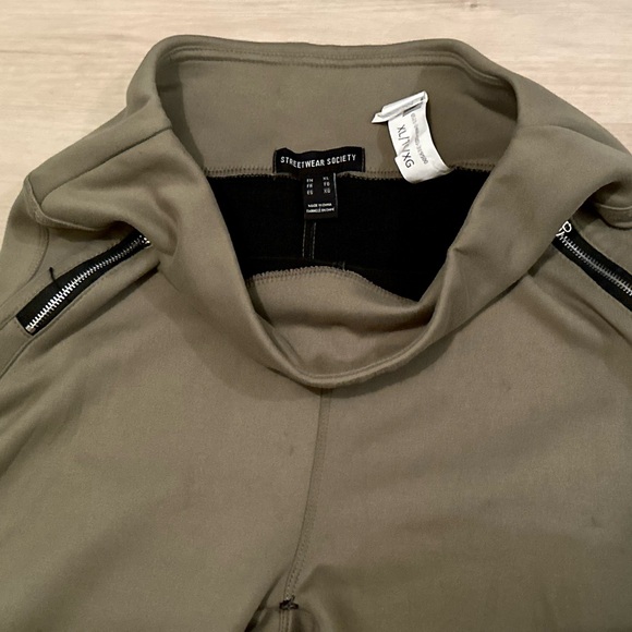 Streetwear Society Green Leggings XL - Stylish, Tight Fit, Good Condition - Picture 8 of 15